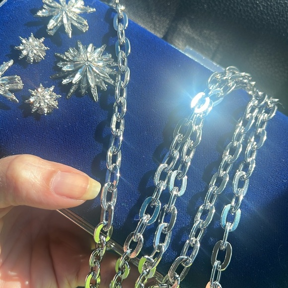 White House Black Market Royal Blue Velvet Clutch w/Glass Crystal Flowers NWOT